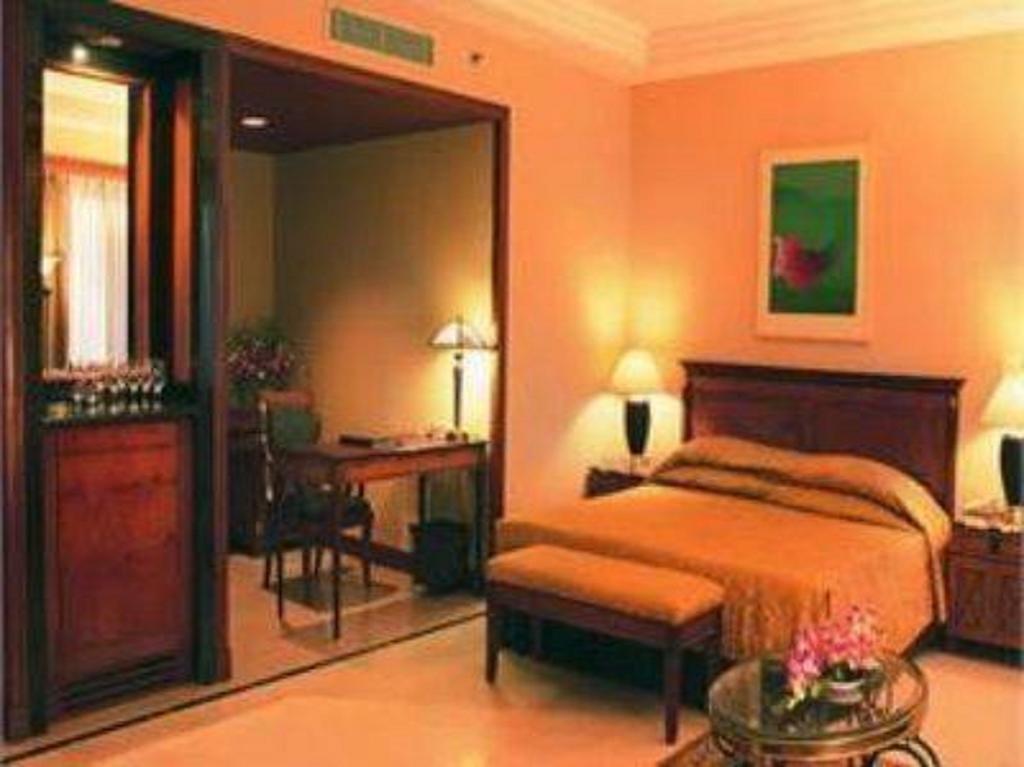 نيودلهي Hotel Hans International الغرفة الصورة